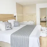 Rhapsody Hotel *
